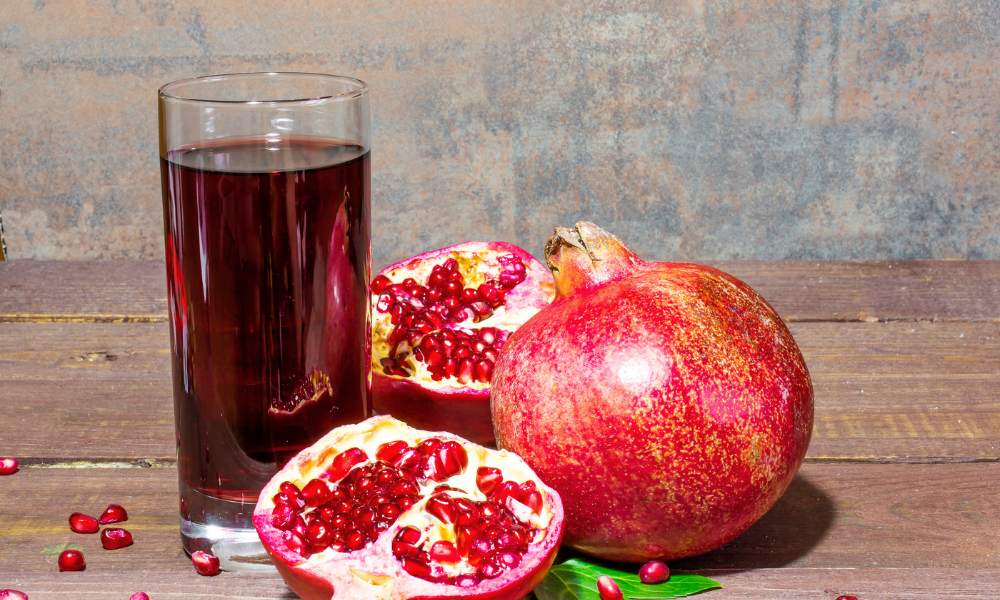 Pomegranate juice - Fruit Juices for Skin Whitening and Lightening