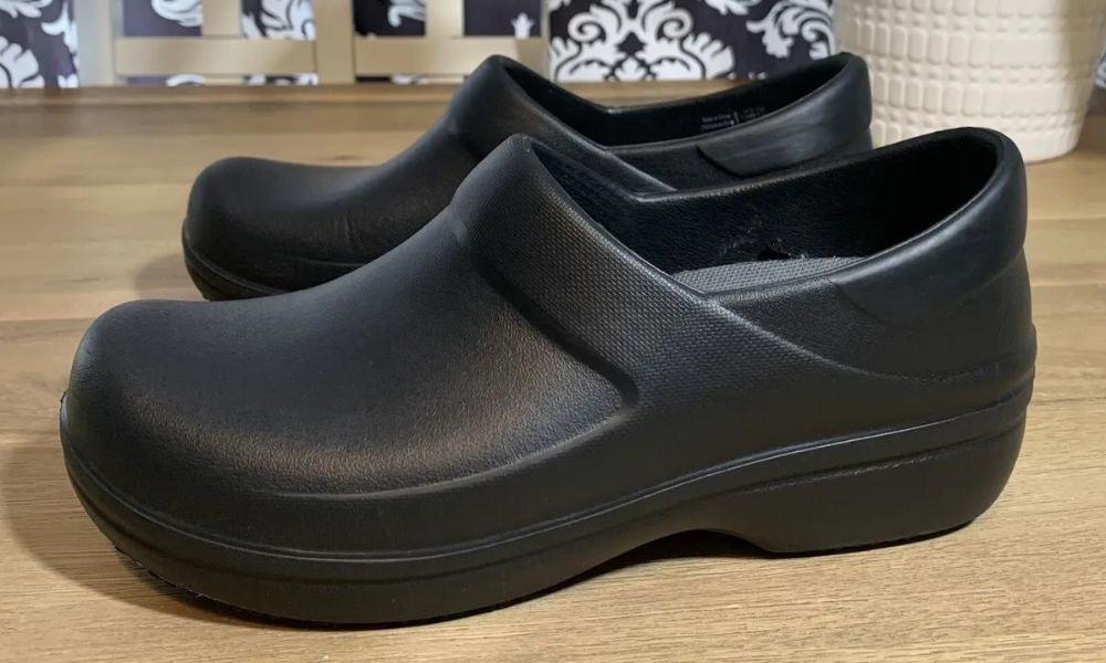 Crocs Women's Neria Pro II Clog - Shoes Like Dansko