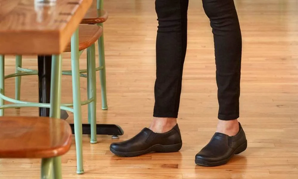 How To Wear Dansko Clogs - Tips - Do You Wear Dansko Clogs Without Socks